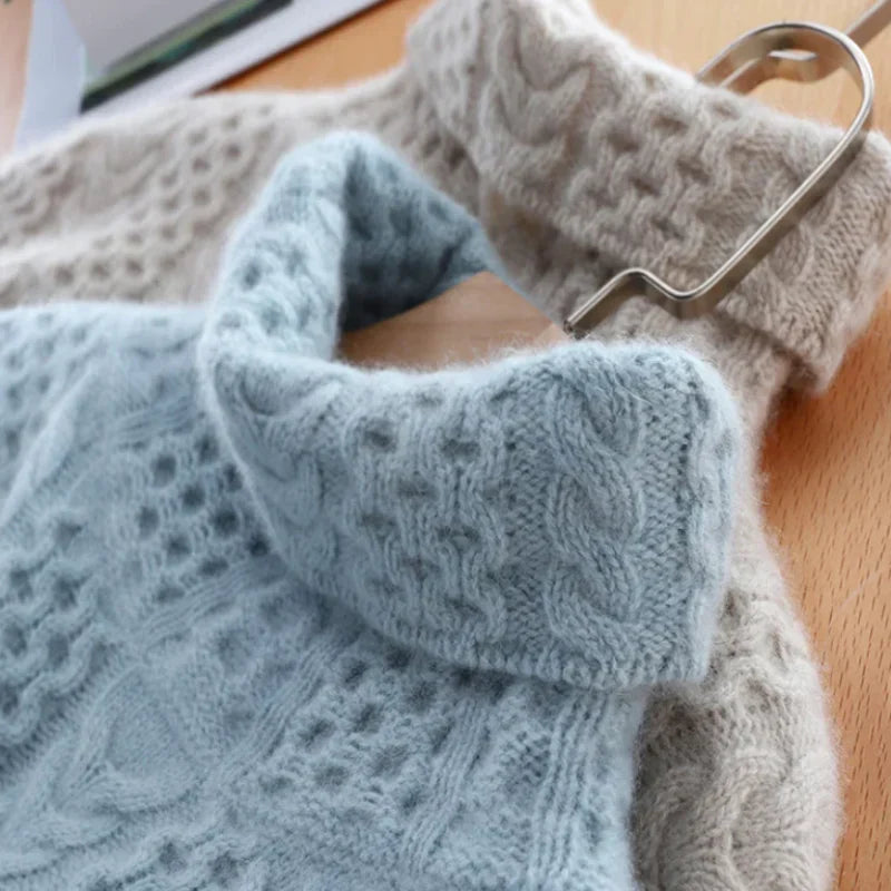 BOUCLÉ COUTURE Rollkragenpullover