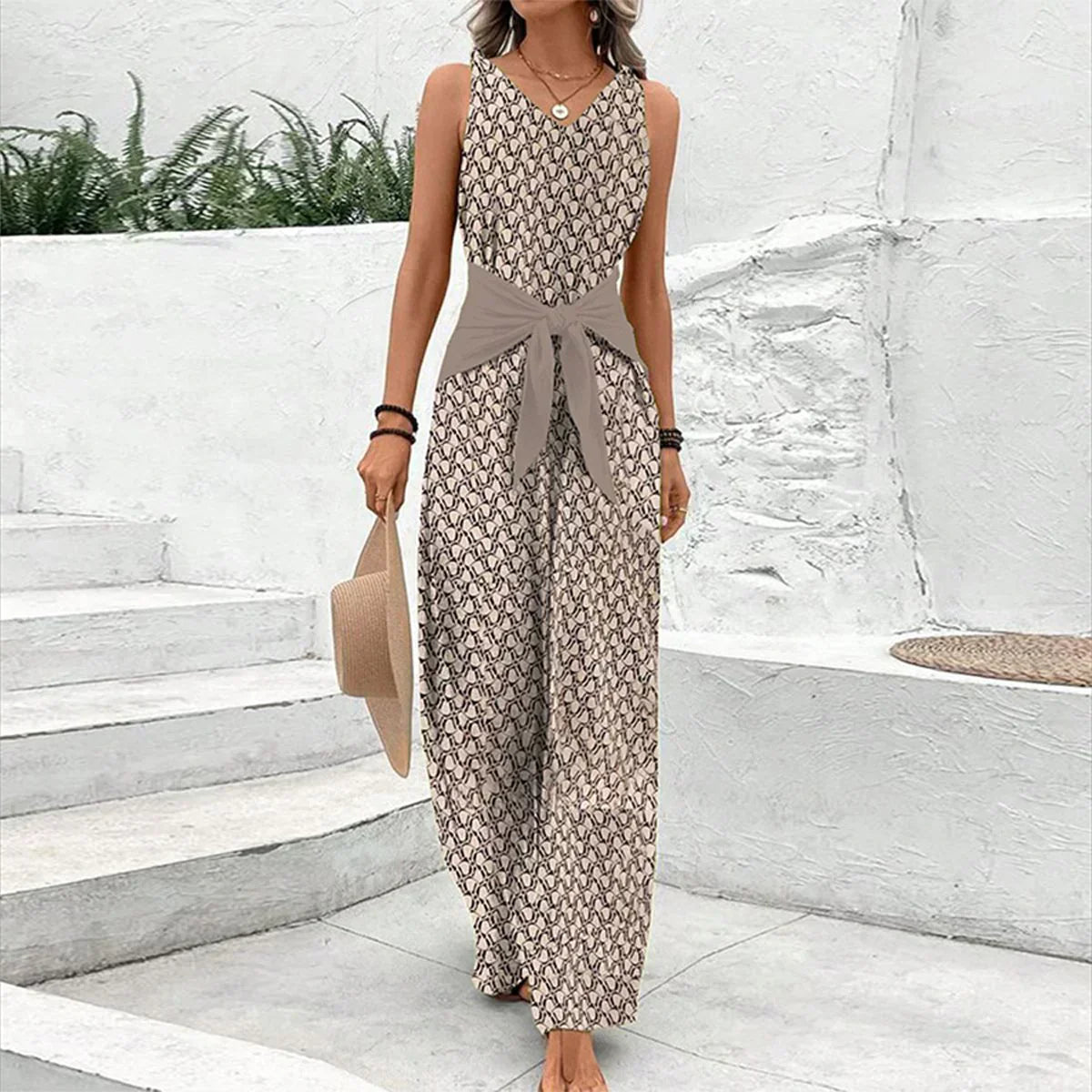 Gabriella - Eleganter Jumpsuit mit Gürtel und geometrischem Druck